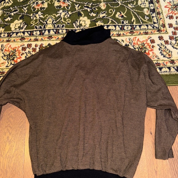 Turtle neck - Picture 3 of 3